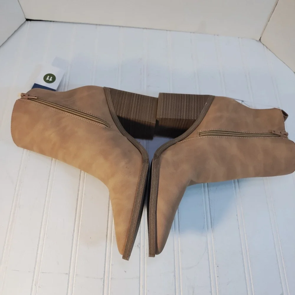 Universal Thread Whitney Ankle Boots Pointed Toe Block Heel Zip Tan Women 11 New
